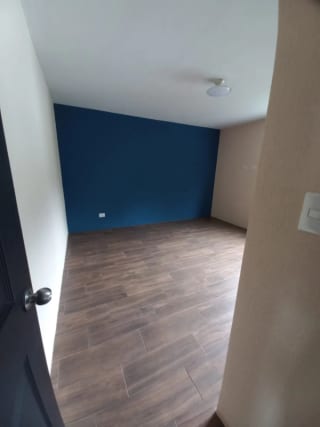 PRECIOSA CASA EN VENTA! 🏡 📍 A solo 5 minutos del cruce a Olmeca, Km 16.5 Carretera a El Salvador — Casa en Venta en Carretera a El Salvador, Guatemala, Ciudad — miniatura 6 de 13