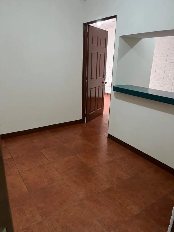 🏢 Oficina REMODELADA en renta – Zona 9 — Oficina en Alquiler en Zona 9, Guatemala, Ciudad — foto 4 de 8