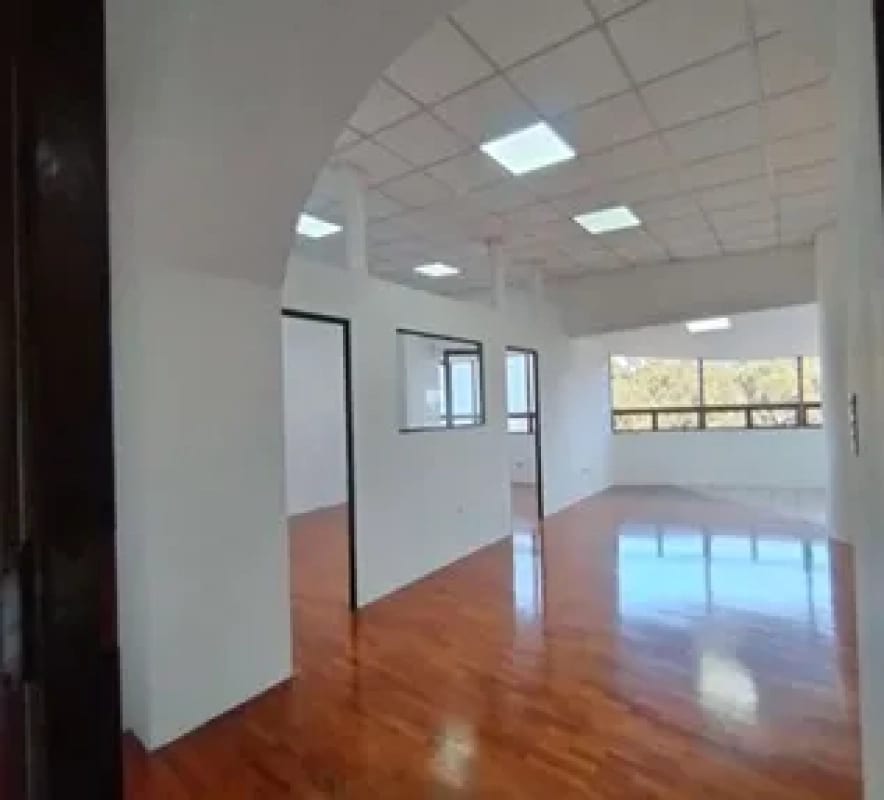 Se renta oficina amplia – Zona 13, Avenida Hincapié — Oficina en Alquiler en Zona 13, Guatemala, Ciudad — foto 1 de 5