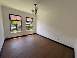 Casa en venta Colinas de Arrazola km 17.5 entrada a Olmeca — Casa en Venta en Carretera a El Salvador, Guatemala, Ciudad — miniatura 10 de 17