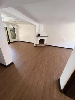 Casa en venta Colinas de Arrazola km 17.5 entrada a Olmeca — Casa en Venta en Carretera a El Salvador, Guatemala, Ciudad — miniatura 1 de 17