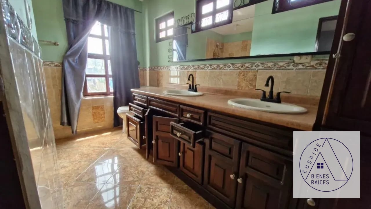 Antigua Guatemala San Bartolome Becerra se vende Casa fuera de condominio. — Casa en Venta en Antigua, Sacatepéquez — foto 6 de 11