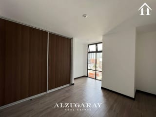 Apto Nivel Alto C/ Vista 2 Hab. / Edificio IQ10 Z.10 — Apartamento en Venta en Zona 10, Guatemala, Ciudad — miniatura 7 de 10