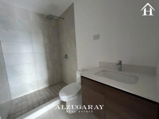 Apto Nivel Alto C/ Vista 2 Hab. / Edificio IQ10 Z.10 — Apartamento en Venta en Zona 10, Guatemala, Ciudad — miniatura 3 de 10