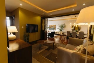 Apartamento amueblado en renta en zona 10 — Apartamento en Alquiler en Zona 10, Guatemala, Ciudad — miniatura 5 de 9