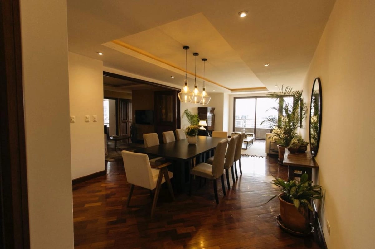 Apartamento amueblado en renta en zona 10 — Apartamento en Alquiler en Zona 10, Guatemala, Ciudad — foto 2 de 9