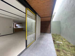 Casa Nueva Renta, KM 9 CAES Frente a Hotel Hilton Subiendo CAES, 285 MTS2 3 Dormitoios $2,300 — Casa en Alquiler en Carretera a El Salvador, Guatemala, Ciudad — miniatura 2 de 7