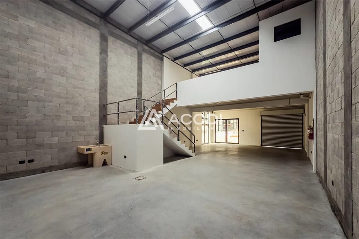 Ofibodega en Chimaltenango — Bodega / Ofibodega en Alquiler en Chimaltenango, Chimaltenango — foto 3 de 4