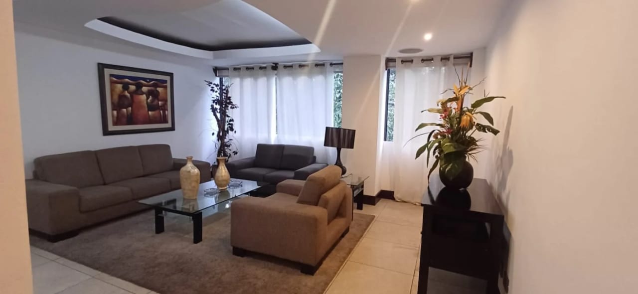 Apartamento amueblado en renta o venta en zona 10 — Apartamento en Alquiler en Zona 10, Guatemala, Ciudad — foto 1 de 16