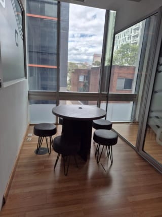 Oficina en renta Edificio Platina zona 10 — Oficina en Alquiler en Zona 10, Guatemala, Ciudad — miniatura 7 de 17