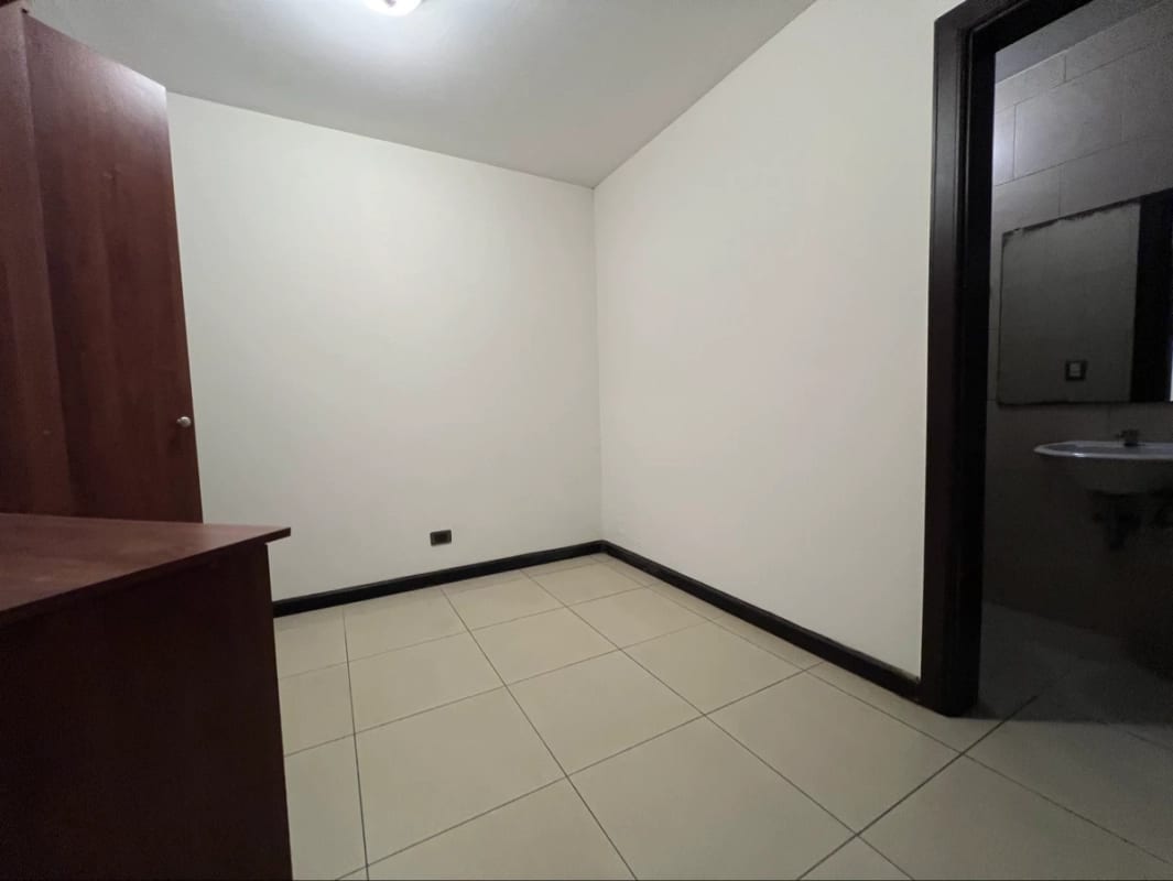 Venta de hermosa casa en condominio | El Prado Zona 10 — Casa en Venta en El Prado, Zona 10, Guatemala, Ciudad — foto 10 de 17