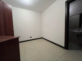 Venta de hermosa casa en condominio | El Prado Zona 10 — Casa en Venta en El Prado, Zona 10, Guatemala, Ciudad — miniatura 10 de 17