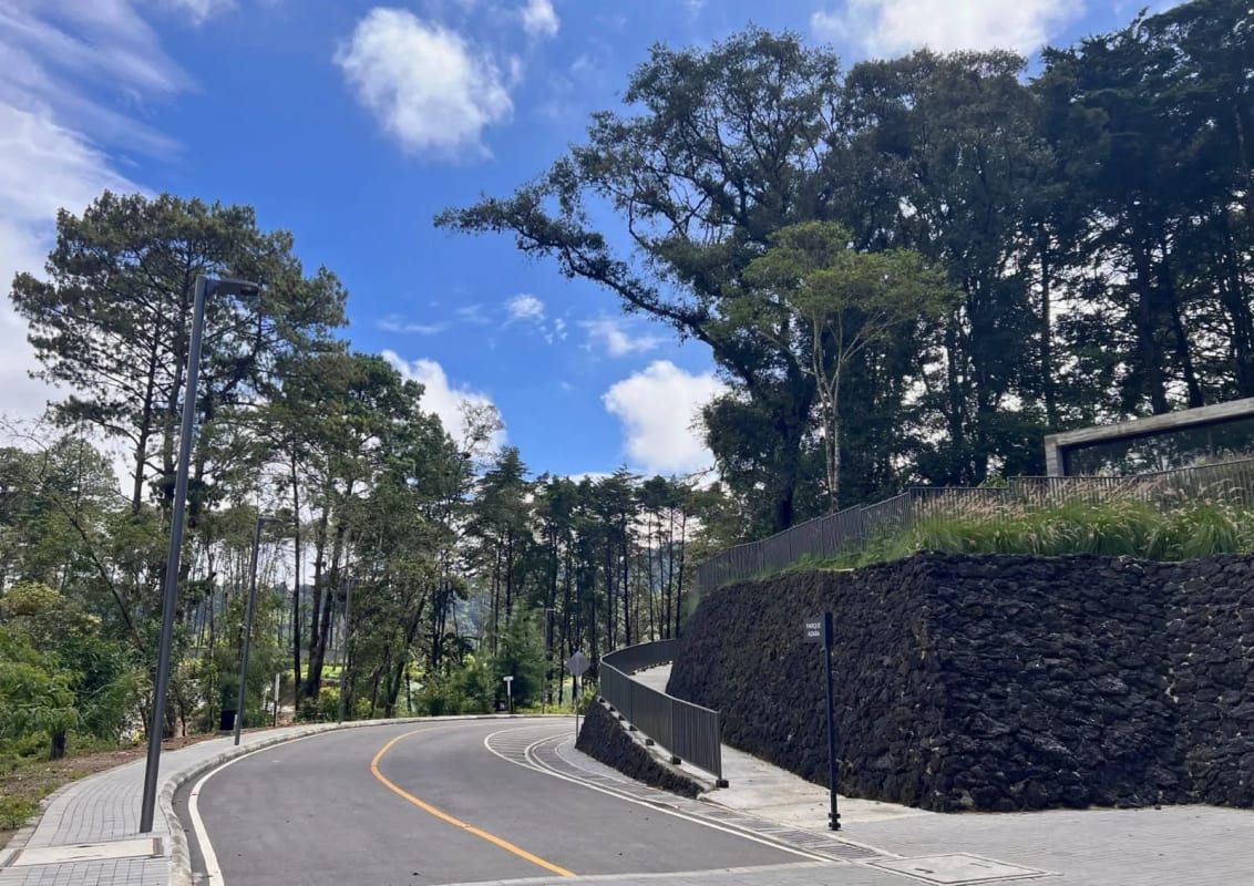 Terreno en Legados del Bosque, Azara. Zona 16 — Terreno en Venta en Zona 16, Guatemala, Ciudad — foto 1 de 10