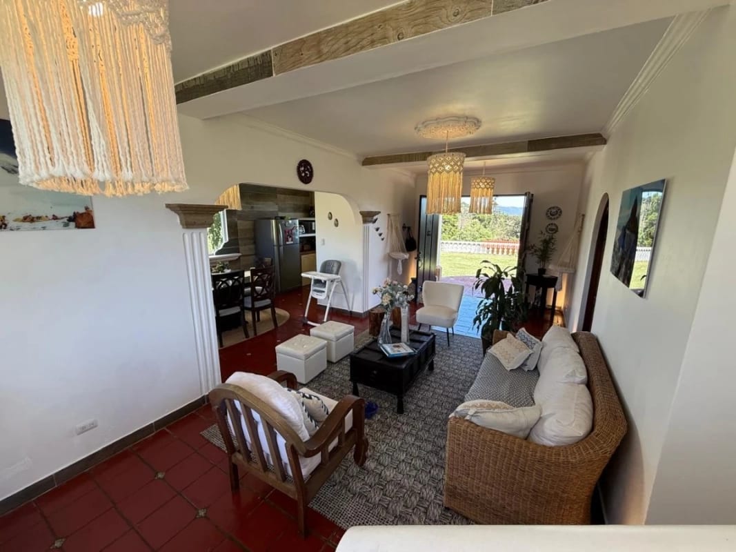 🏡 Casa de Lujo en Venta | Santa Elena Barillas 💰 Precio: US$365,000 — Casa en Venta en Santa Elena del Lago, Santa Elena Barillas, Guatemala, Ciudad — foto 9 de 17