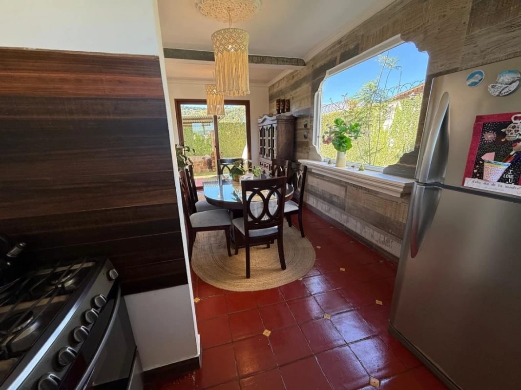 🏡 Casa de Lujo en Venta | Santa Elena Barillas 💰 Precio: US$365,000 — Casa en Venta en Santa Elena del Lago, Santa Elena Barillas, Guatemala, Ciudad — foto 7 de 17