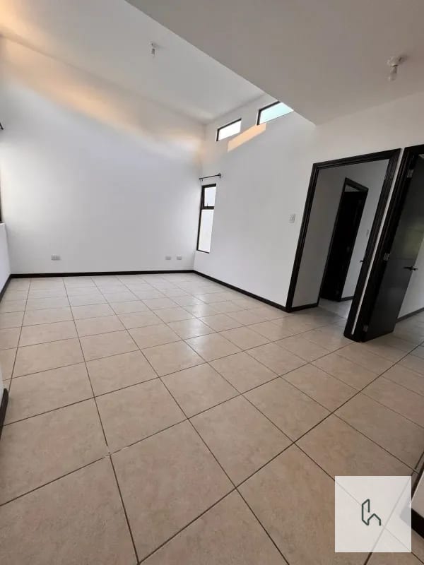 Venta de Amplia Casa en Vistas de San Isidro Z.16 — Casa en Venta en Vistas de San Isidro, Zona 16, Guatemala, Ciudad — foto 11 de 11