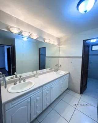 Apartamento en Venta Zona 10 en Nivel Alto — Apartamento en Venta en Zona 10, Guatemala, Ciudad — miniatura 2 de 11
