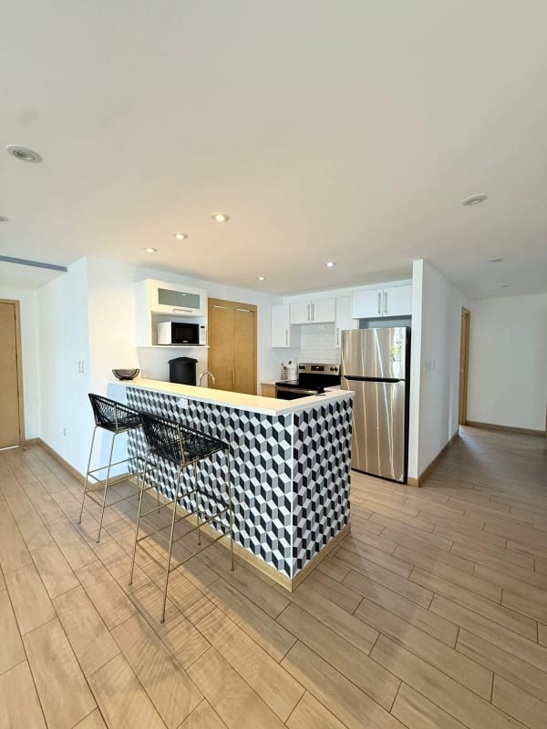 Apartamento Amueblado en Venta Zona 10 — Apartamento en Venta en Zona 10, Guatemala, Ciudad — foto 4 de 9