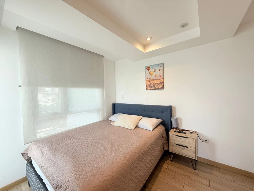 Apartamento Amueblado en Venta Zona 10 — Apartamento en Venta en Zona 10, Guatemala, Ciudad — foto 2 de 9