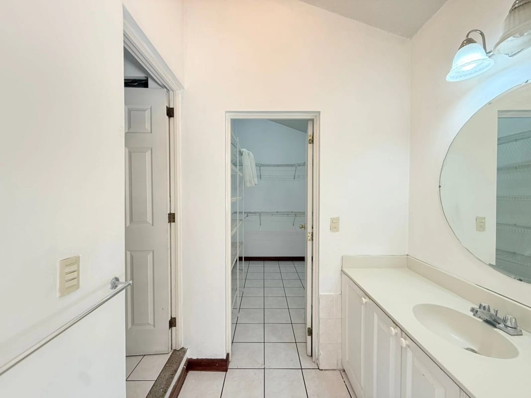 Casa en Venta — Casa en Venta en Vistas de Kanajuyú, Zona 16, Guatemala, Ciudad — foto 4 de 10