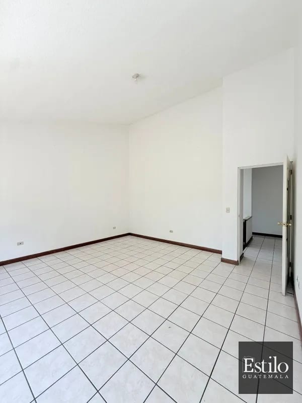 Casa en Venta — Casa en Venta en Vistas de Kanajuyú, Zona 16, Guatemala, Ciudad — foto 2 de 10