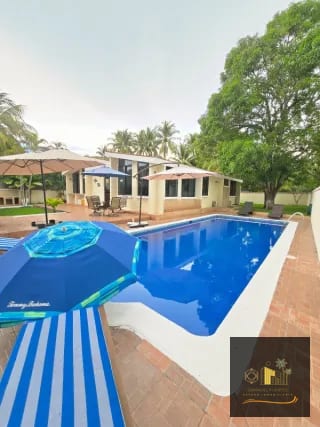 Chalet en Venta en Likin Puerto San Jose — Casa vacacional en Venta en Likin, Puerto Quetzal, Escuintla — miniatura 1 de 16