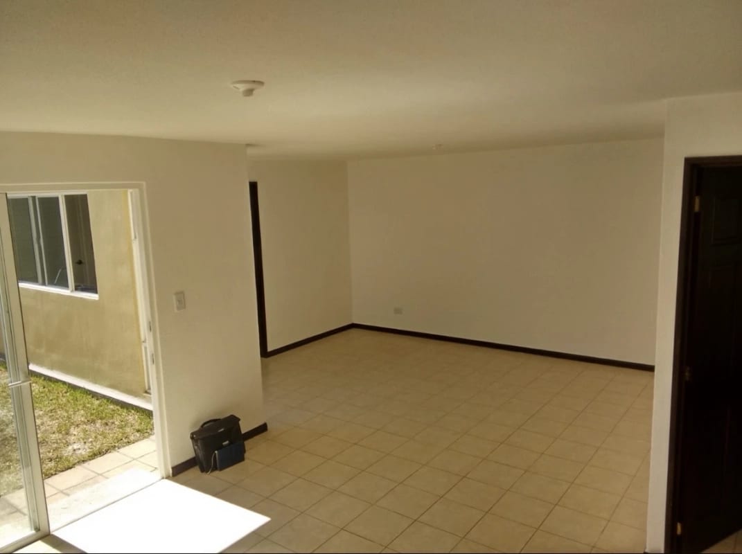 Venta amplia casa Km 30.5 Carr. El Salvador | Alamedas de Santo Domingo — Casa en Venta en Alamedas de Santo Domingo, Carretera a El Salvador, Guatemala, Ciudad — foto 3 de 16