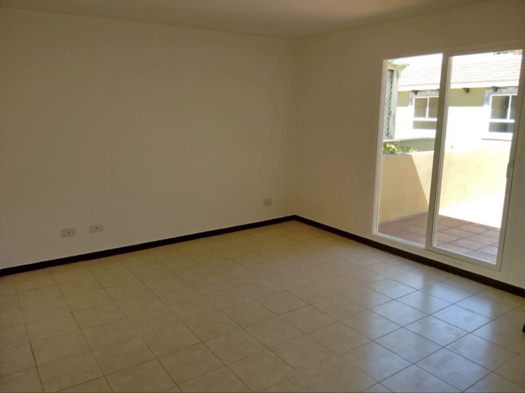 Venta amplia casa Km 30.5 Carr. El Salvador | Alamedas de Santo Domingo — Casa en Venta en Alamedas de Santo Domingo, Carretera a El Salvador, Guatemala, Ciudad — foto 7 de 16