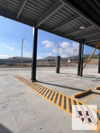 Amplia bodega en renta Naranjo en Complejo Industrial — Bodega / Ofibodega en Alquiler en Condado Naranjo, Zona 4 Mixco, Guatemala, Ciudad — miniatura 2 de 6