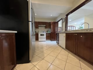 Renta amplio apartamento 3 Dormitorios | Milenia Zona 10 — Apartamento en Alquiler en Milenia, Zona 10, Guatemala, Ciudad — miniatura 6 de 17