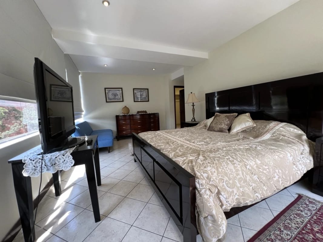 Renta amplio apartamento 3 Dormitorios | Milenia Zona 10 — Apartamento en Alquiler en Milenia, Zona 10, Guatemala, Ciudad — foto 13 de 17