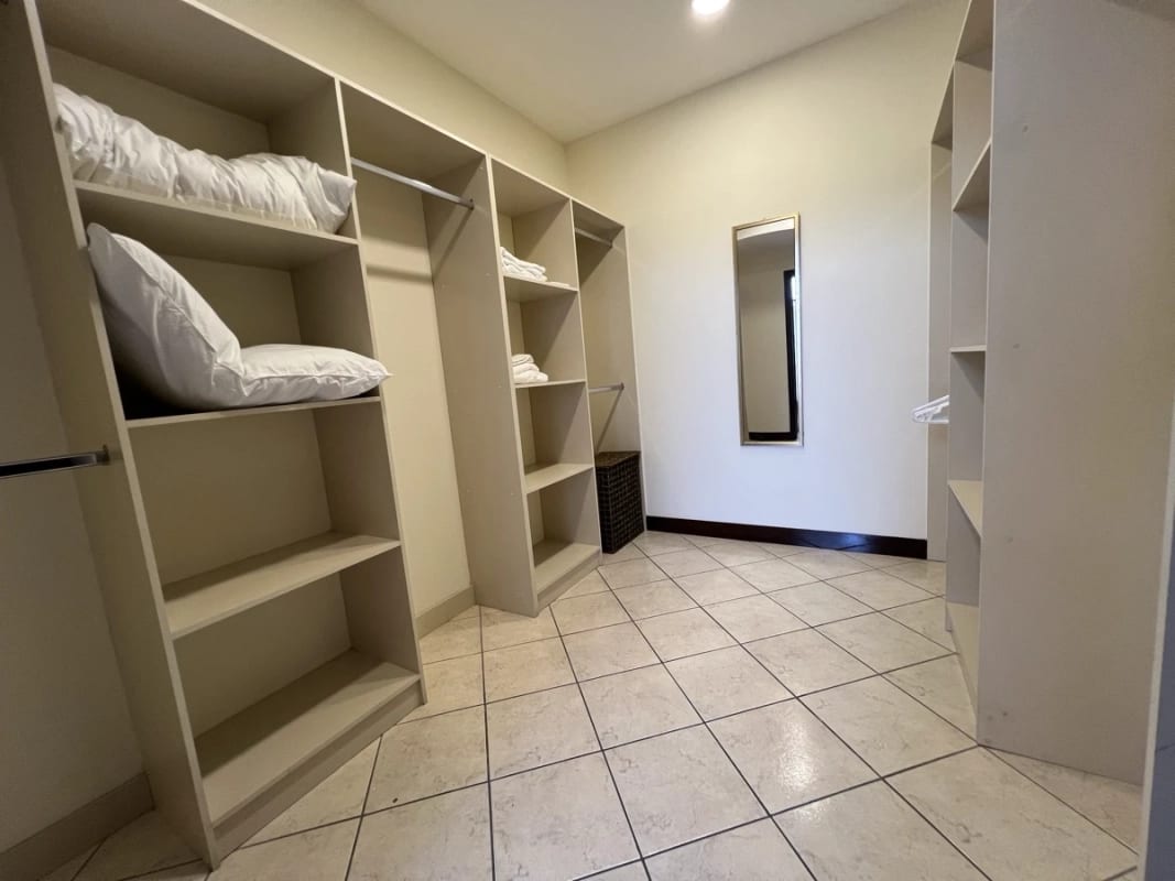 Renta amplio apartamento 3 Dormitorios | Milenia Zona 10 — Apartamento en Alquiler en Milenia, Zona 10, Guatemala, Ciudad — foto 14 de 17