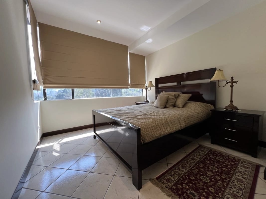 Renta amplio apartamento 3 Dormitorios | Milenia Zona 10 — Apartamento en Alquiler en Milenia, Zona 10, Guatemala, Ciudad — foto 12 de 17