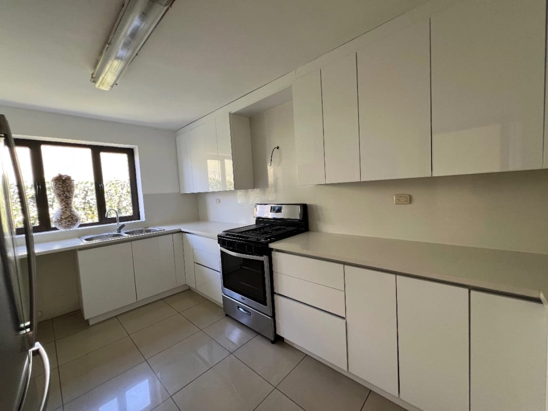 Casa Venta Carretera Muxbal, Atrás de C C Minuto Muxbal, a 10 Minutos Colegio Montessori, Condominio Privado 9 Casas, 4 Dormitorios Cada Uno C Baño 390 Mts $525,000 — Casa en Venta en Muxbal, Guatemala, Ciudad — foto 8 de 13