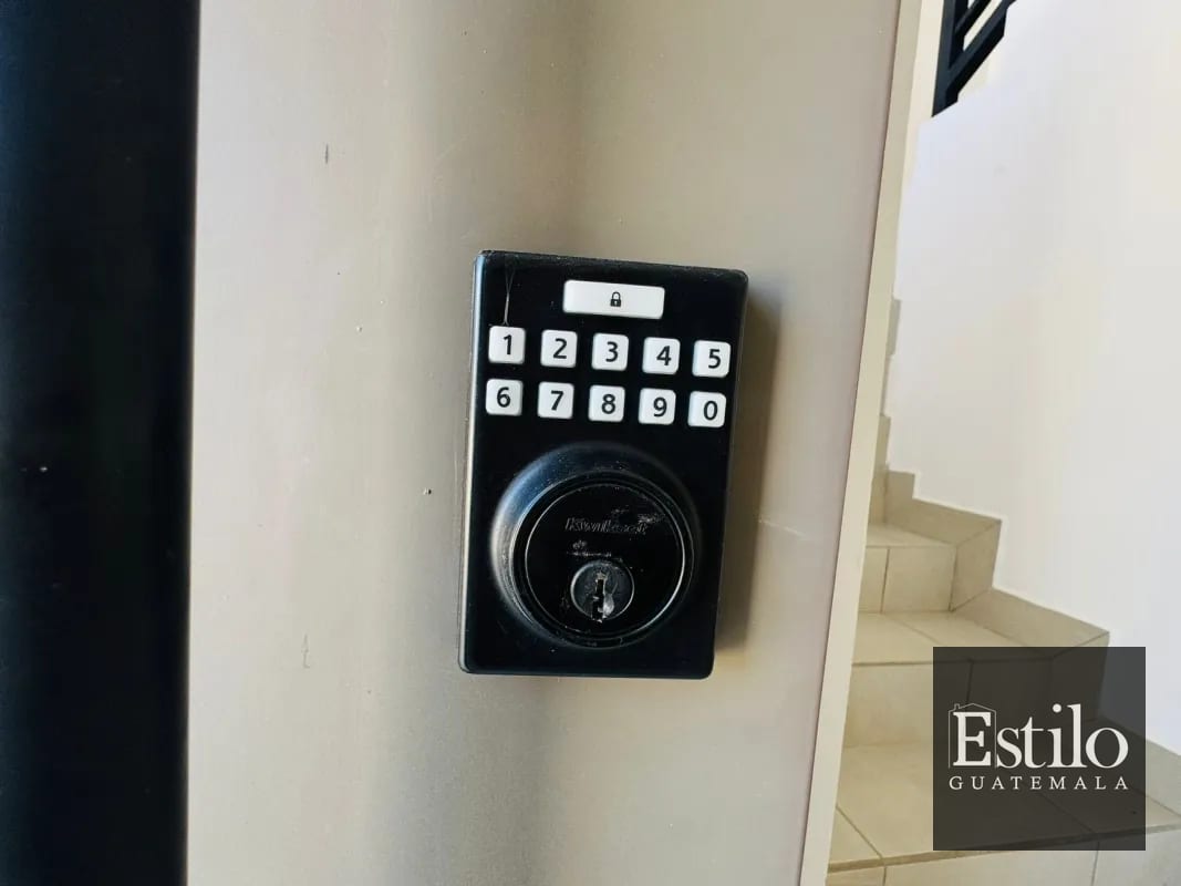 Hermosa Casa en Venta Hacienda las Mercedes — Casa en Venta en San José Pinula, Guatemala, Ciudad — foto 8 de 12