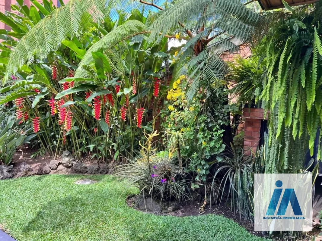 CASA EN VENTA📍Área residencial, Zona 15 por San Lázaro | Fuera de garita — Casa en Venta en Zona 15, Guatemala, Ciudad — foto 2 de 14