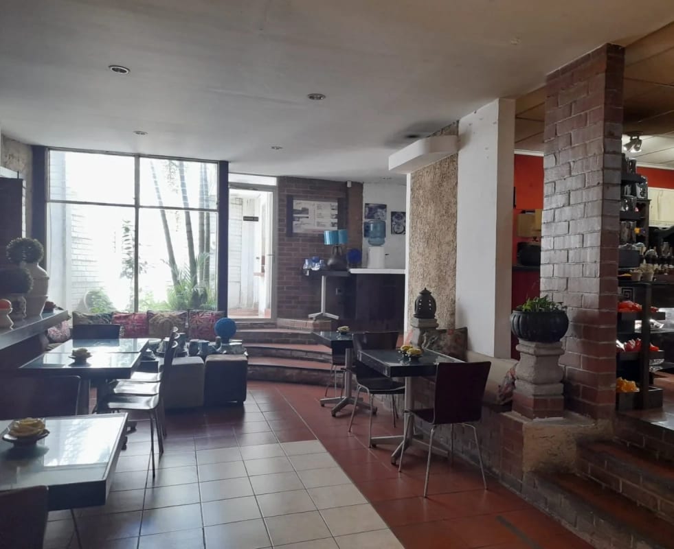 Propiedad comercial sobre Boulevard San Cristóbal — Local en Alquiler en Zona 8 Mixco, Guatemala, Ciudad — foto 3 de 4
