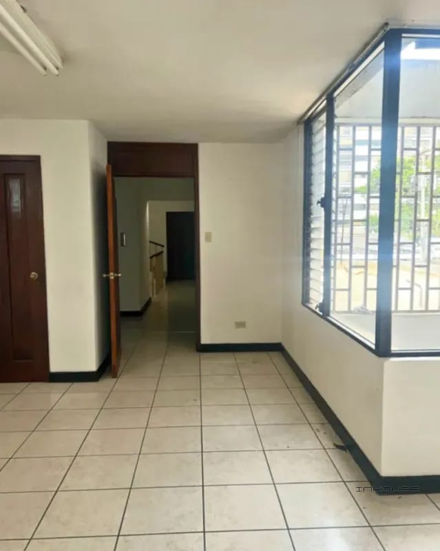 Edificio en Venta en Zona 9 de 4 Niveles — Edificio en Venta en Zona 9, Guatemala, Ciudad — foto 3 de 8