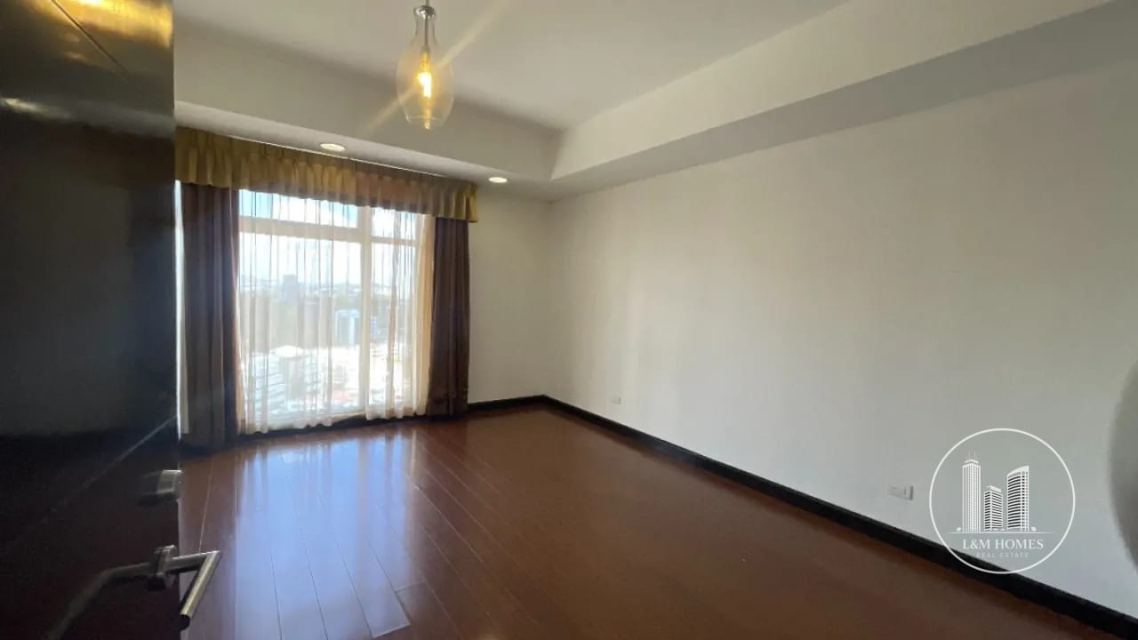 Amplio apartamento zona 10 — Apartamento en Alquiler en Zona 10, Guatemala, Ciudad — foto 4 de 9