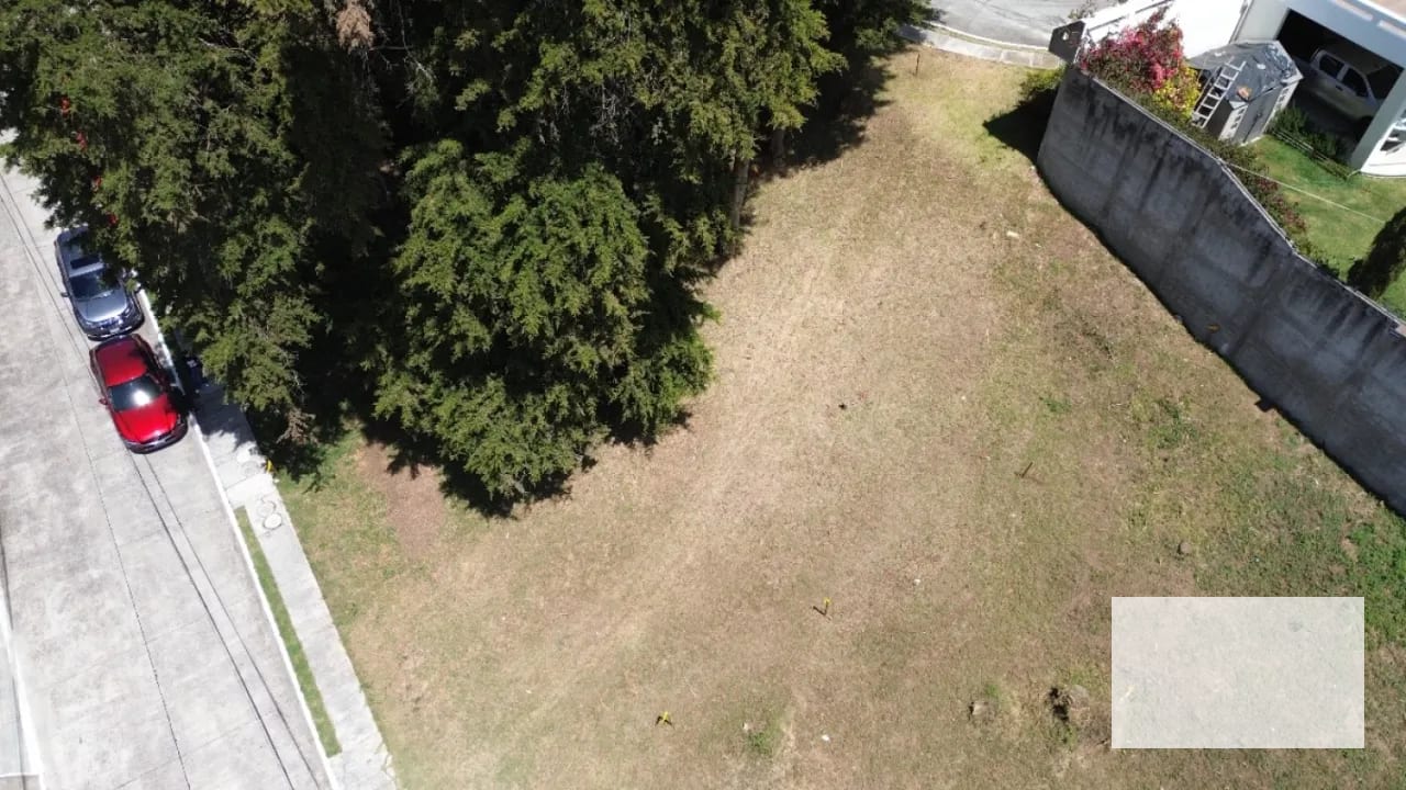 Terreno 447.87 v2 en venta en residencial Los Manantiales carretera a San José Pinula — Terreno en Venta en Los Manantiales, Carretera a El Salvador, Guatemala, Ciudad — foto 3 de 4