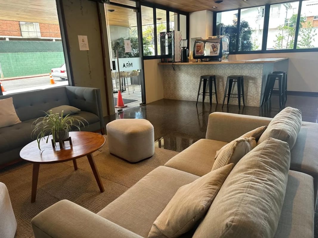 Apartamento Semi-Amueblado en Venta Zona 10 codigo.DA36120 — Apartamento en Venta en Zona 10, Guatemala, Ciudad — foto 7 de 17