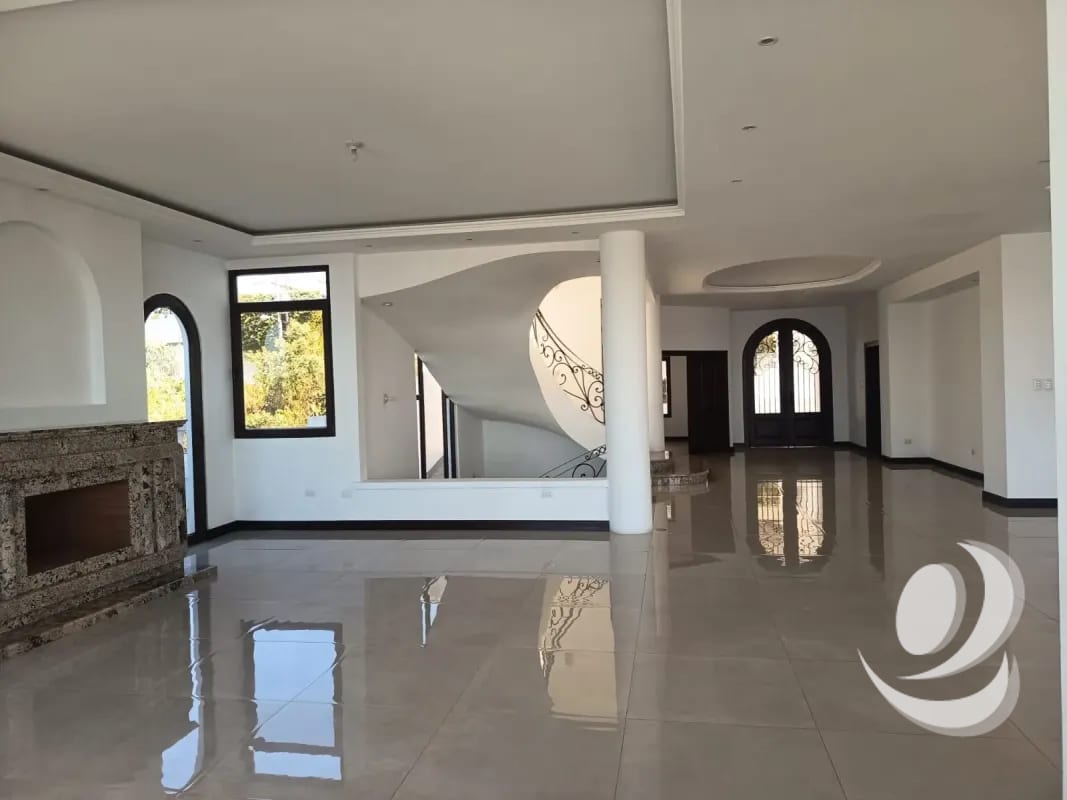 Vendo Espectacular Mansión de Lujo en Altos de Montebello. CAES. — Casa en Venta en Santa Catarina Pinula, Carretera a El Salvador, Guatemala, Ciudad — foto 12 de 17