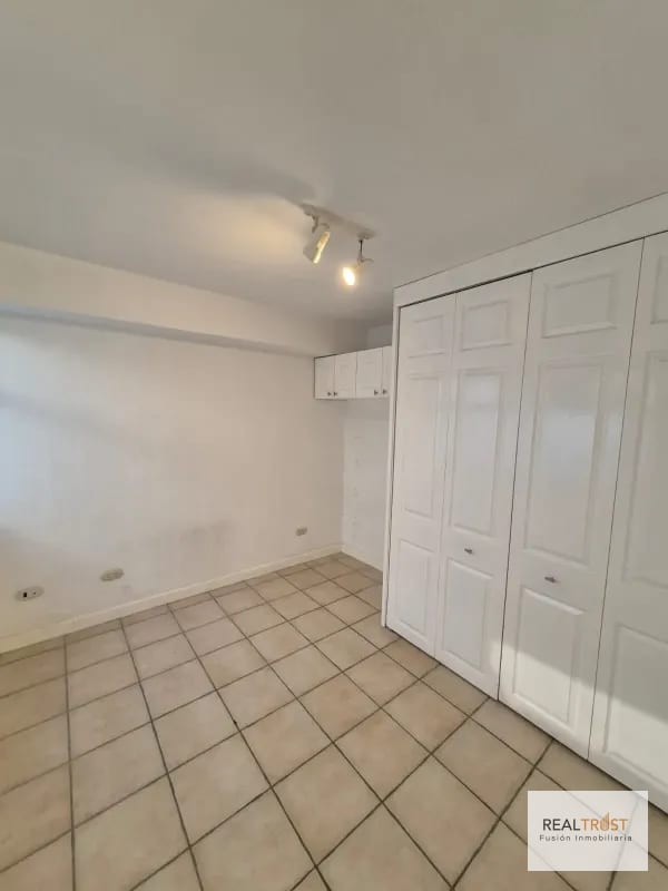 En Venta Townhouse KM 15 Carretera al Salvador, Frente a Condado Concepción — Casa en Venta en km 11-15, Carretera a El Salvador, Guatemala, Ciudad — foto 8 de 17