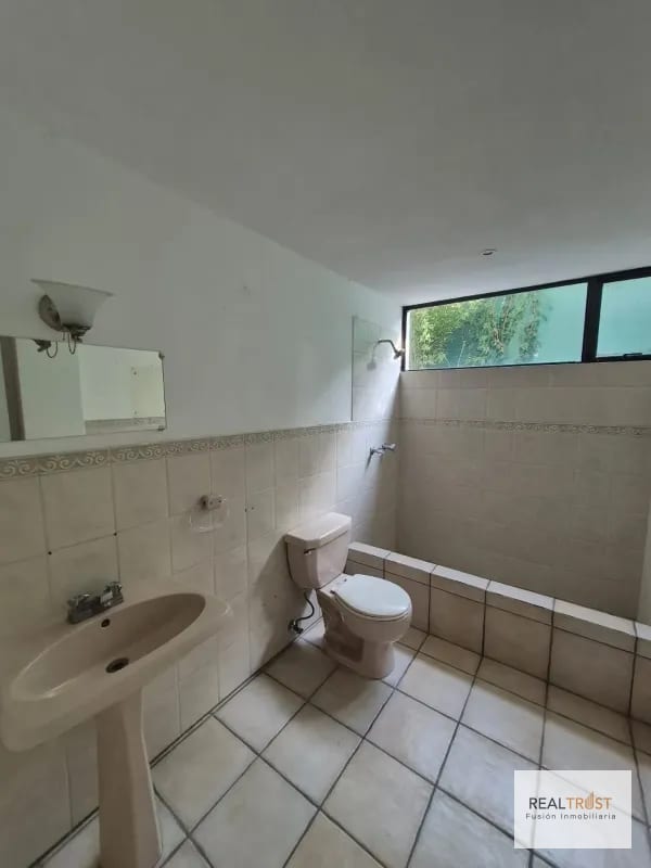 En Venta Townhouse KM 15 Carretera al Salvador, Frente a Condado Concepción — Casa en Venta en km 11-15, Carretera a El Salvador, Guatemala, Ciudad — foto 3 de 17