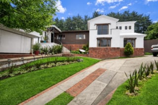 Casa en Venta 5 dormitorios Carretera a Fraijanes — Casa en Venta en Carretera a El Salvador, Guatemala, Ciudad — miniatura 1 de 14