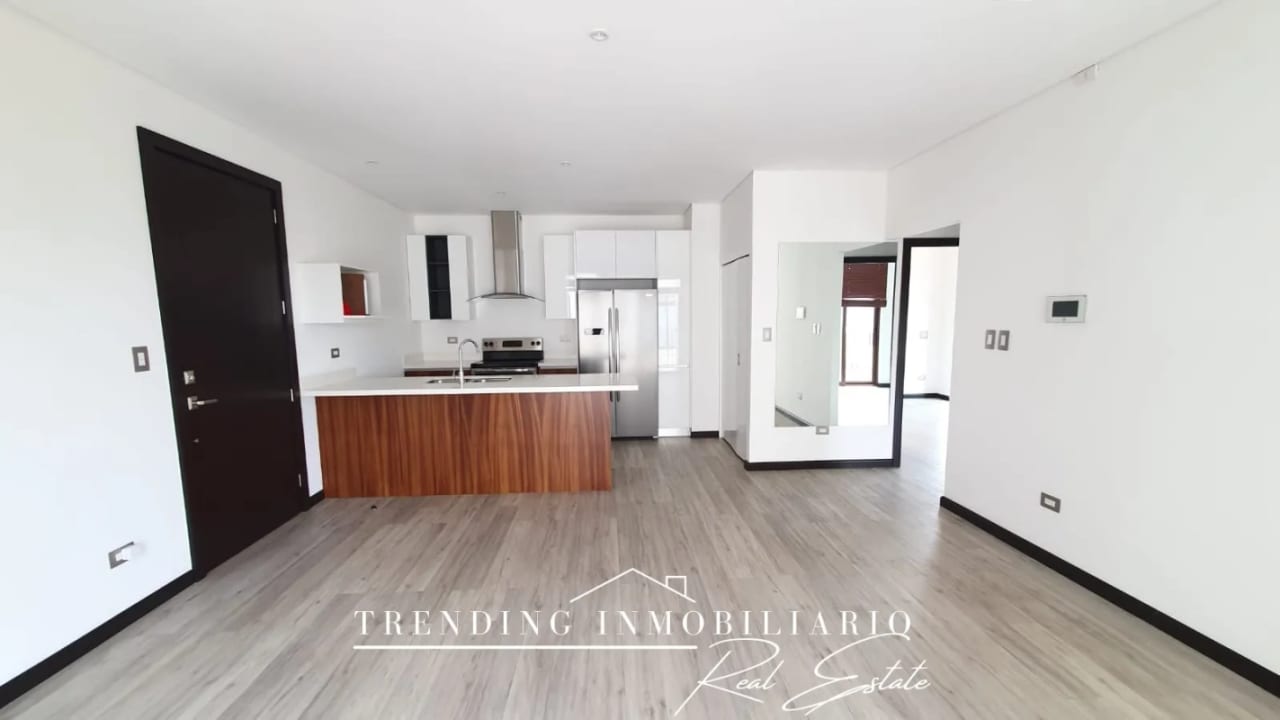 Apartamento en renta zona 16 edificio Lirios de Cayalá de 2 habitaciones + 2 parqueos — Apartamento en Alquiler en Lirios de Cayalá I, Zona 16, Guatemala, Ciudad — foto 1 de 10