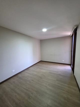 Apartamento en Venta en el Edificio Cuatro 14, Zona 10 — Apartamento en Venta en Edificio 01010 (Cero Diez Diez), Zona 10, Guatemala, Ciudad — miniatura 10 de 16