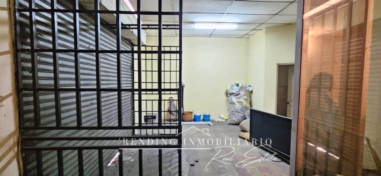 Propiedad comercial en venta zona 1 esquina sobre 9 avenida frente a parque, 3 niveles + 12 parqueos — Edificio en Venta en Zona 1, Guatemala, Ciudad — foto 3 de 13