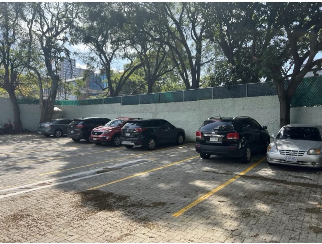 Venta de parqueo en zona 13 — Terreno en Venta en Zona 13, Guatemala, Ciudad — foto 1 de 1