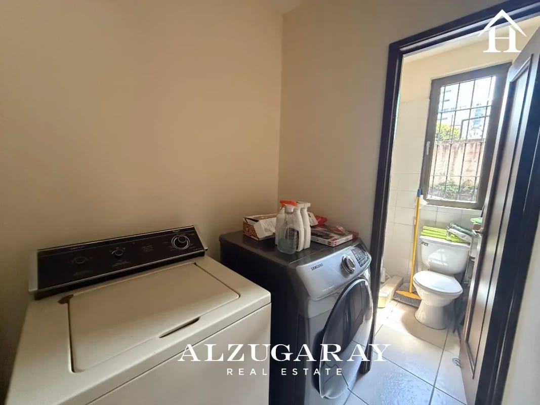 Apto. Amplio con Jardin 3 Hab/ Edificio Zona 14 — Apartamento en Venta en Zona 14, Guatemala, Ciudad — foto 2 de 11